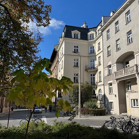 Yourplace Romantic Apartment With Private Patio Краків Екстер'єр фото